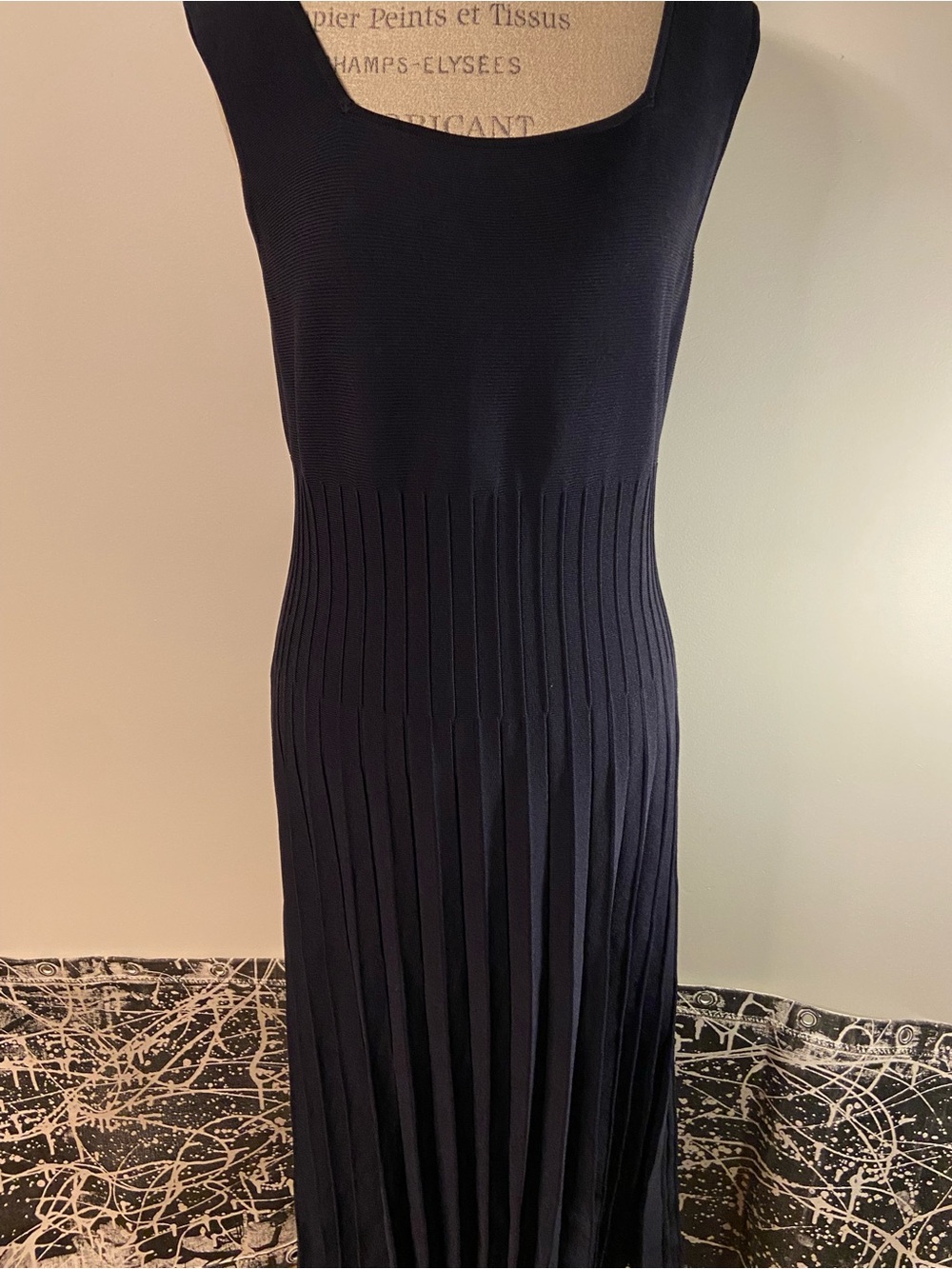 Elie Tahari Navy Sleeveless Pleated Knit Maxi Dress